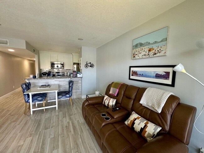 Building Photo - 155 Cypress Point Dr