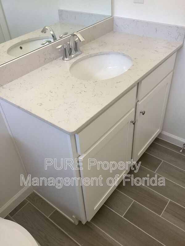 Building Photo - 7898 SW 74th Lp