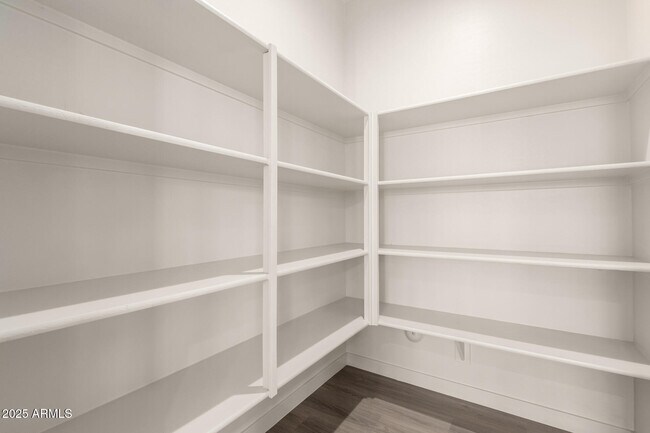 Building Photo - 1531 W Sierra Vista Dr