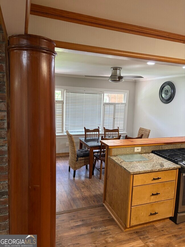 Building Photo - 105 Braemar Dr