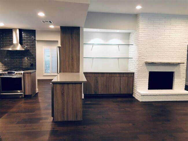 Building Photo - 5258 Ariel St