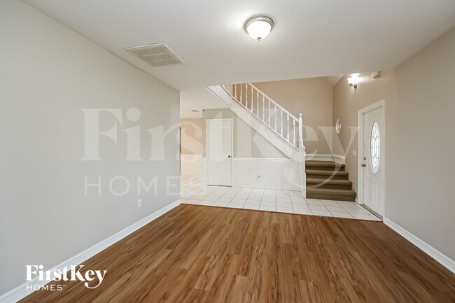 Building Photo - 9264 Cypress Dr N