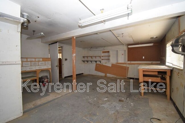 Building Photo - 3215 S 4400 W