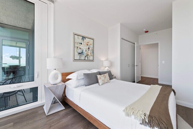 Building Photo - 1000 S Michigan Ave