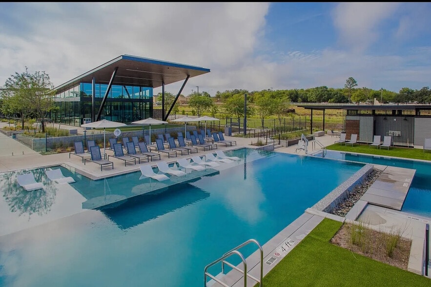 Primary Photo - Room in House on Hamadryas Dr