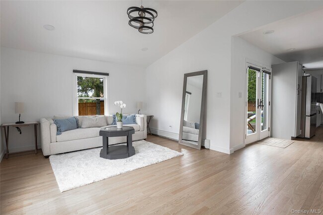 Building Photo - 17 Underhill Dr