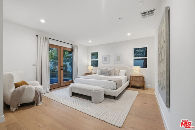 Building Photo - 4525 Greenbush Ave