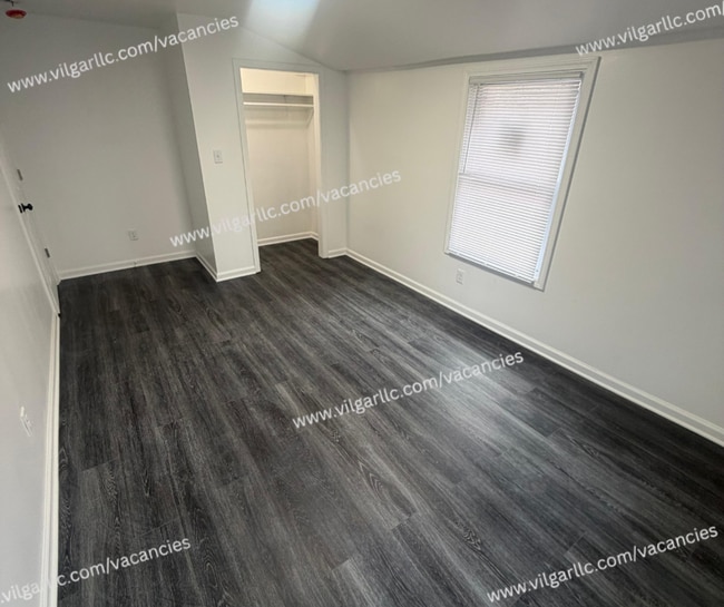 Building Photo - Hot Offer: $1200 Rent for Your First 6 Months!