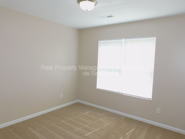 Building Photo - 2035 Chapel Park Ln