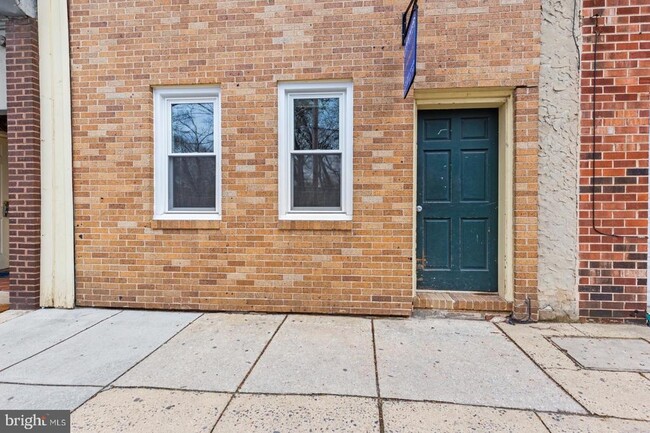 Building Photo - 515 S 6th St