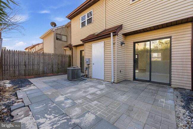 Building Photo - 111 Presidential Dr