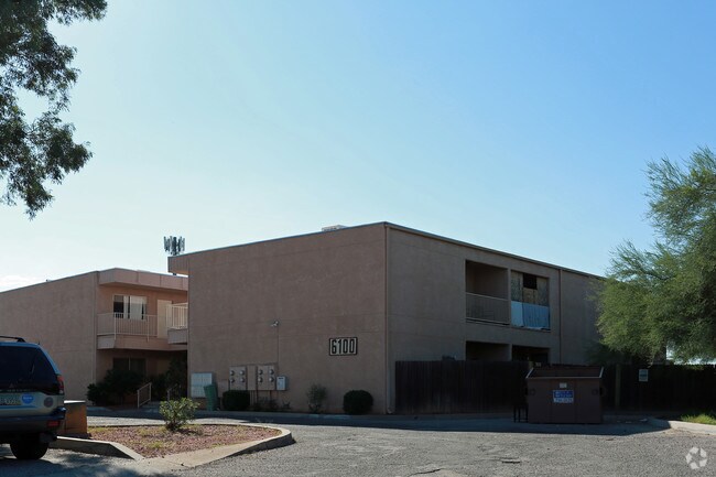 Primary Photo - Arobell Apartments