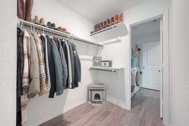 Building Photo - 506 Pecan Landing Ln