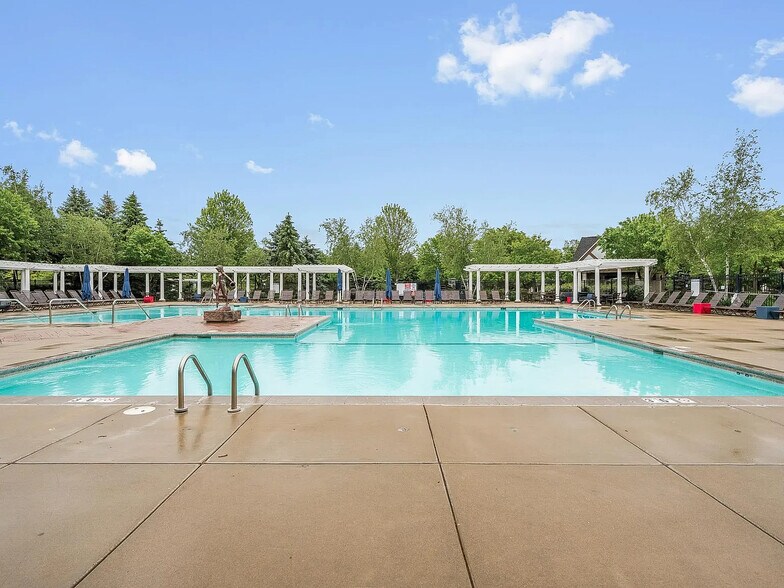 Building Photo - 11340 Sand Castle Dr