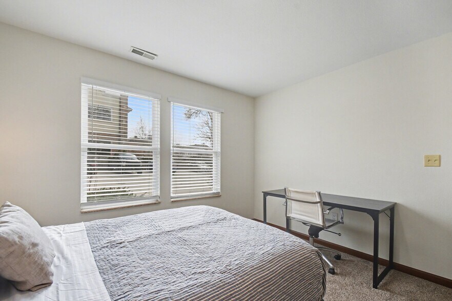 Building Photo - 118 Rhodes St