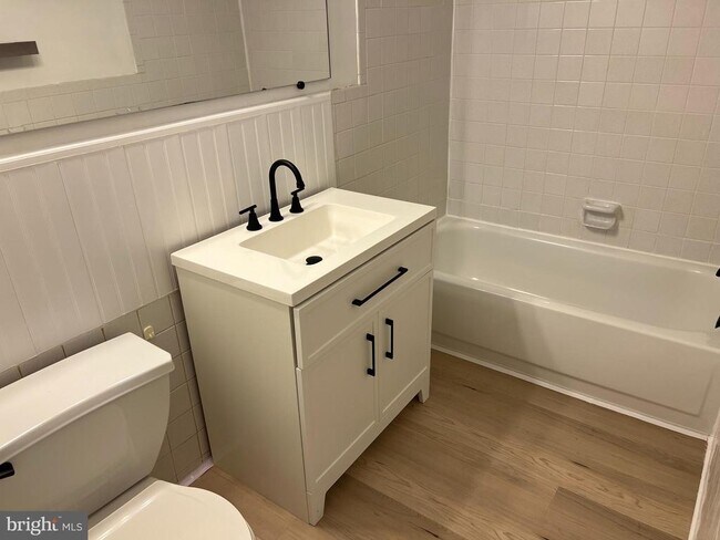 Building Photo - 46 Township Line Rd