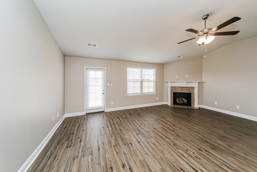 Building Photo - 3441 Sabra Ln