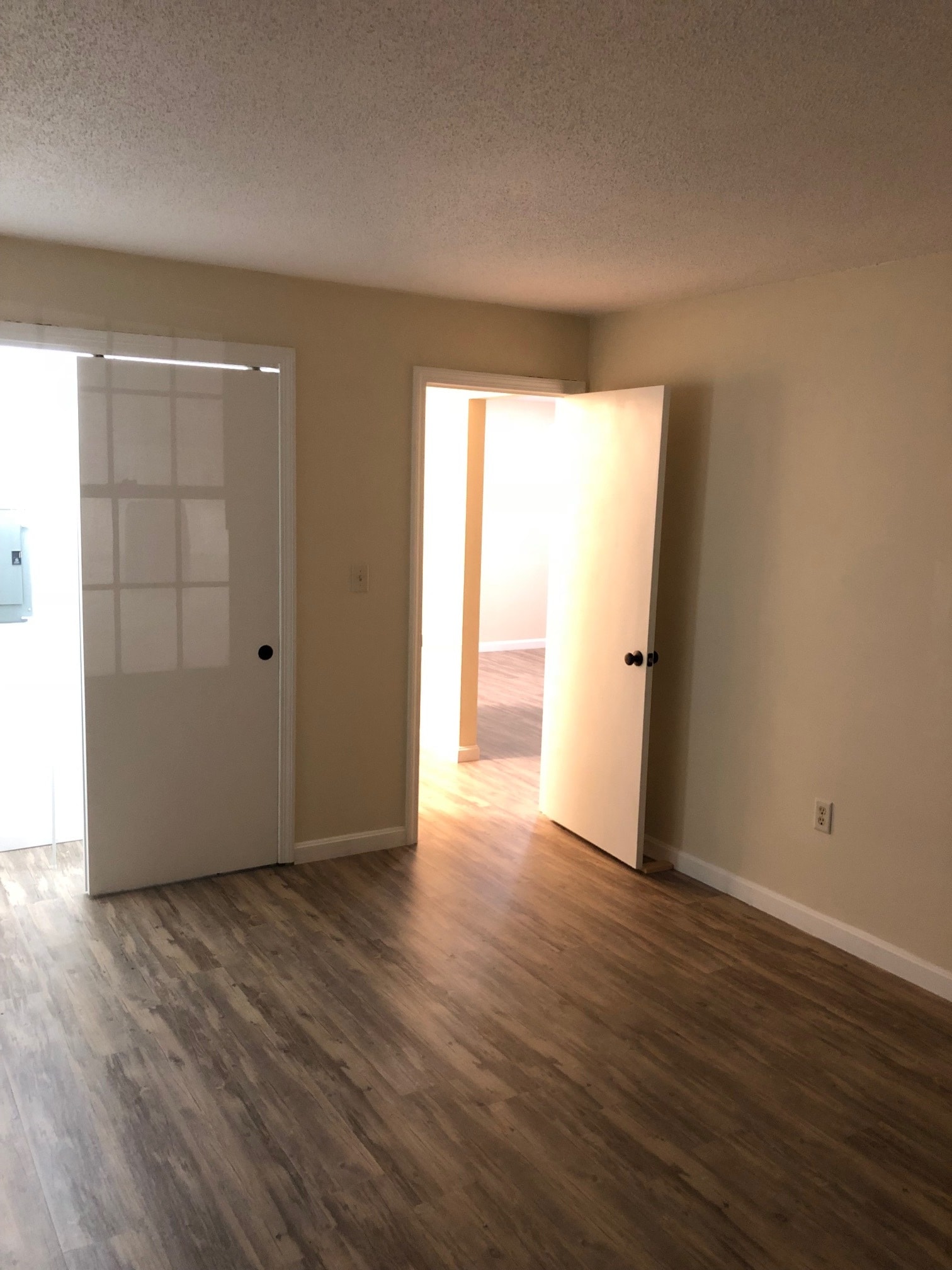 Building Photo - 5 Autumn Leaf Dr