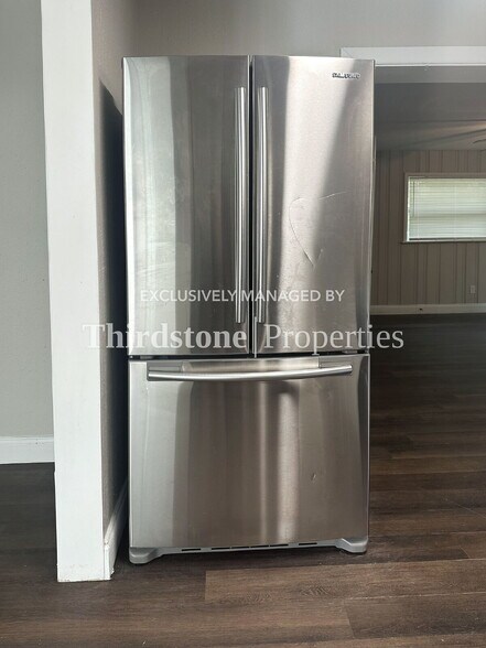 Building Photo - 8544 Oak Leaf Rd