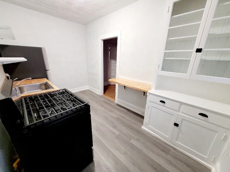 Building Photo - 1611 Hampton Blvd