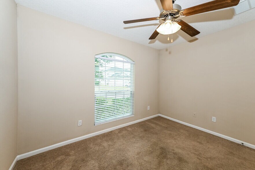 Building Photo - 15847 Rachel Creek Dr