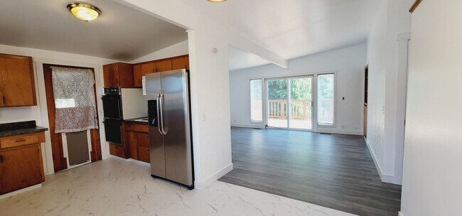 Building Photo - 13240 22nd Ave S