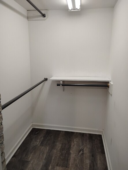 Walk in closet - 210 Edward St