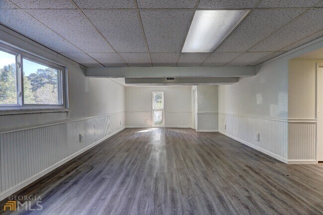 Building Photo - 2700 Creekview Point NW