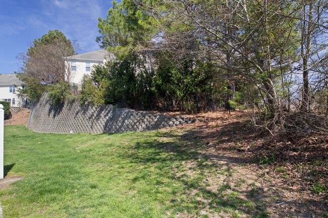 Building Photo - North Raleigh Townhouse with One Car Garage