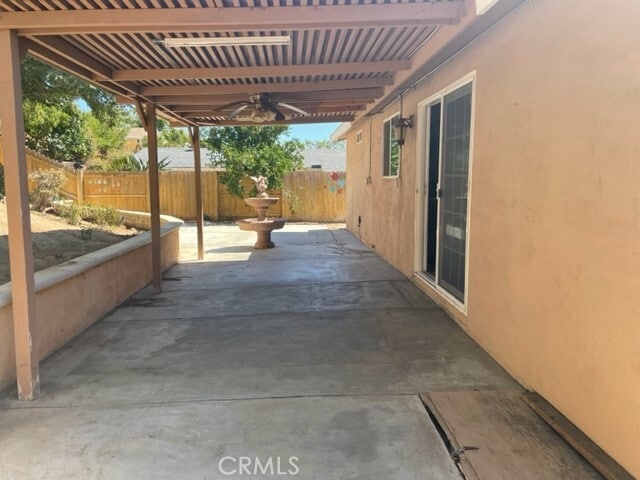 Building Photo - 5640 Greenbriar Dr