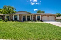 Building Photo - 4614 Barhill Dr