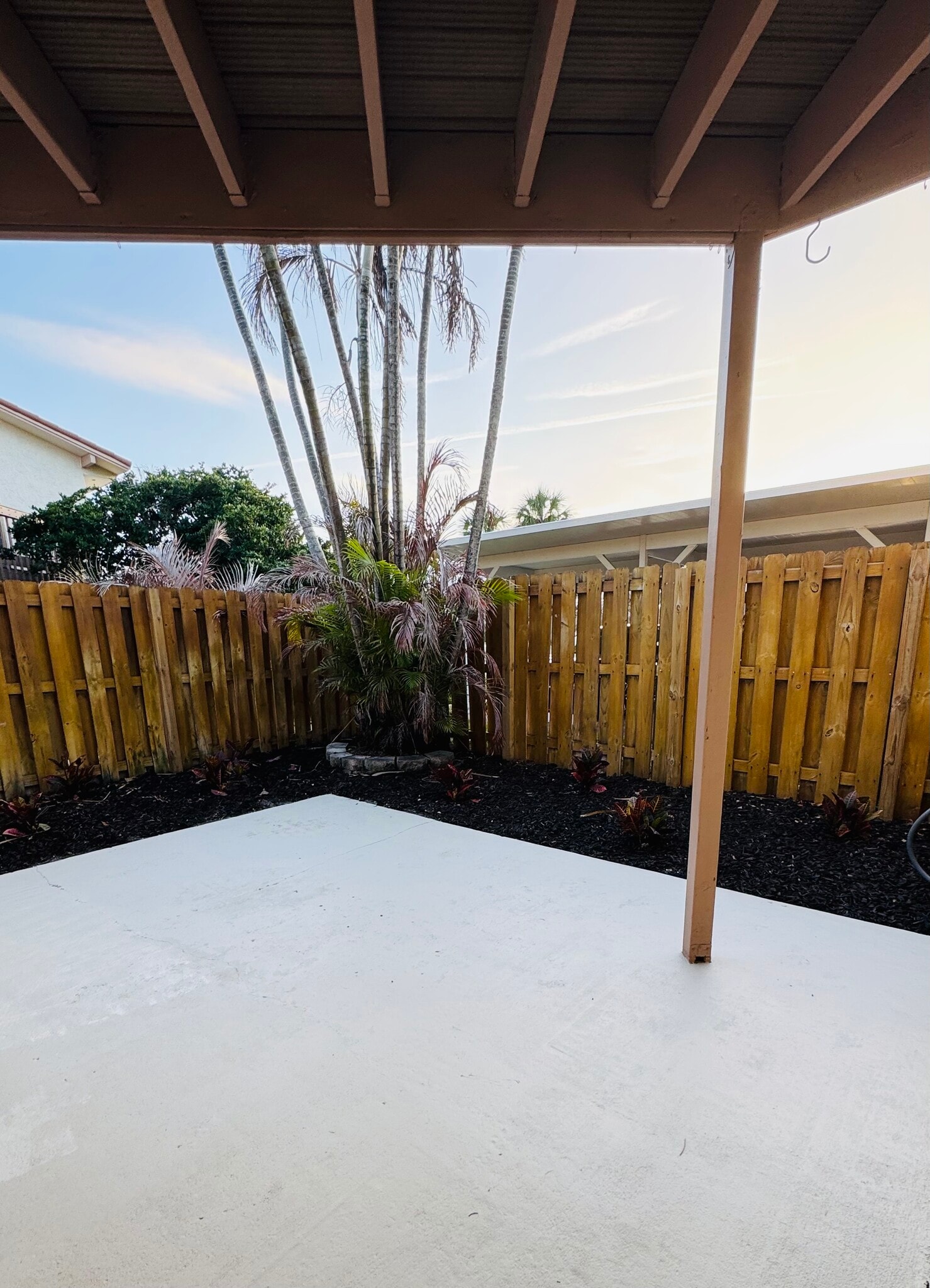 Private Courtyard - 200 S Banana River Blvd
