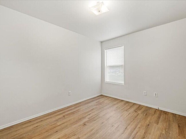 Building Photo - 6005 Chapel Hill Blvd