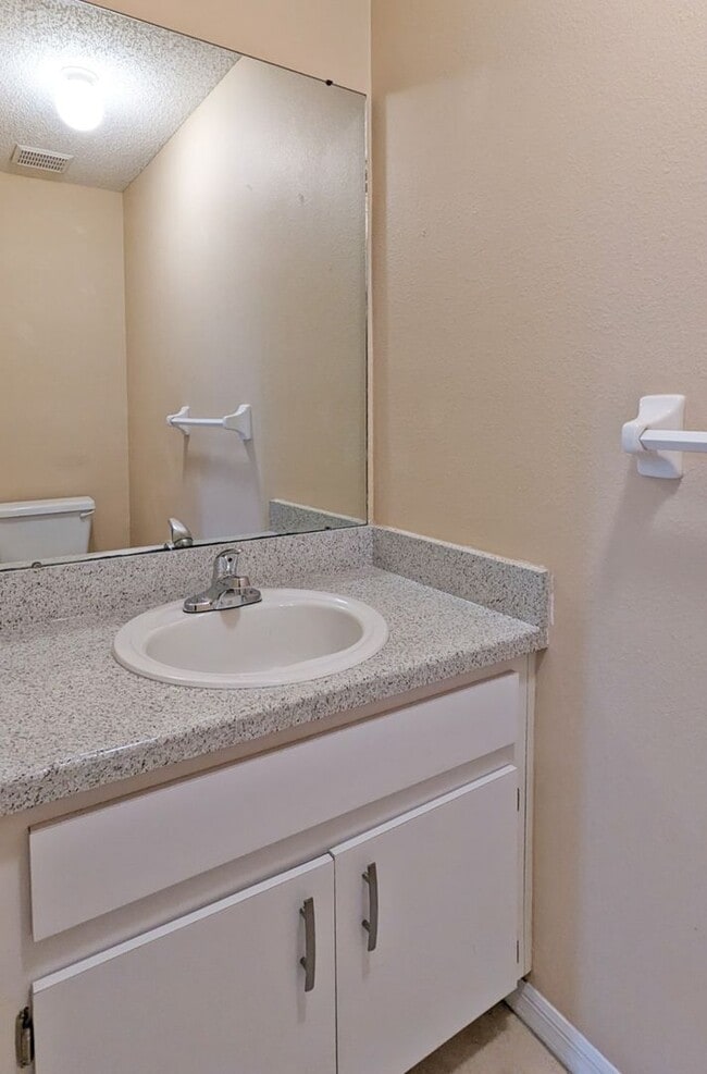 Building Photo - 4029 Quail Briar Dr