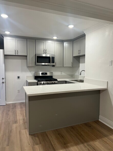 Building Photo - 4728 W 163rd St