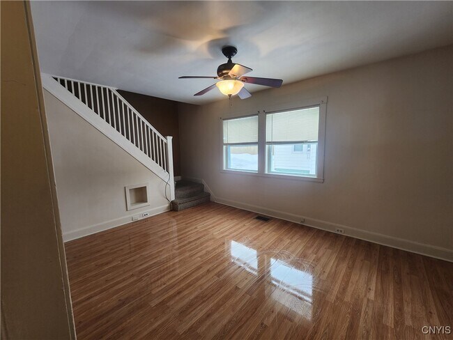 Building Photo - 134 E Hoard St