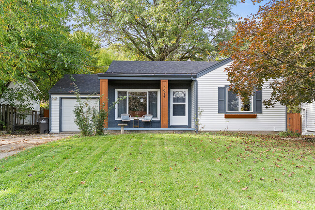 Front yard and facade - 3014 34th Pl