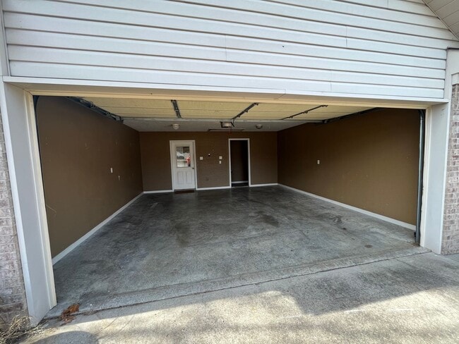 Building Photo - Cabot Rental!