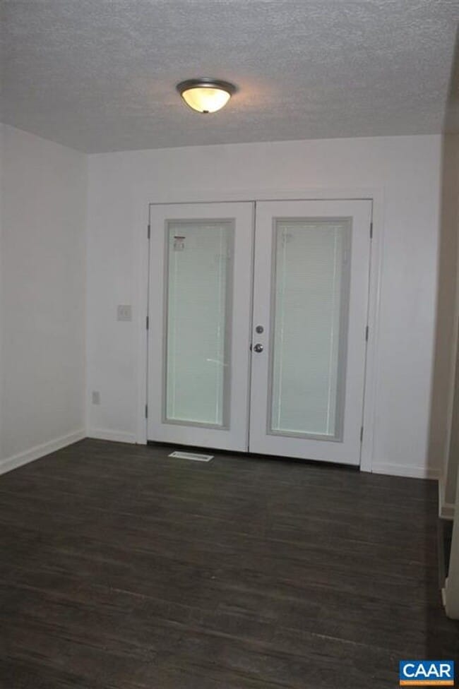 Building Photo - 2Bed/1 Bath Rental Lake Monticello