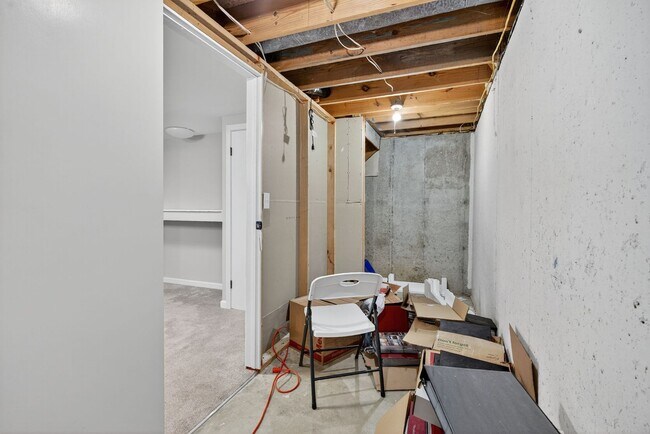 Building Photo - Move-In Ready Gem on a Corner Lot in O’Fal...