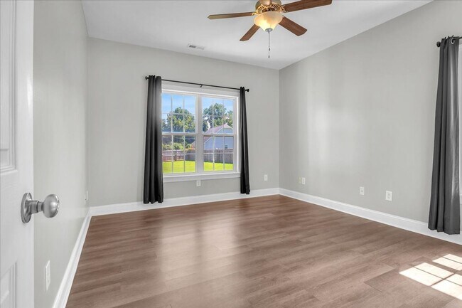 Building Photo - 164 Backfield Pl