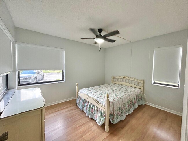 Building Photo - 7590 Tahiti Ln