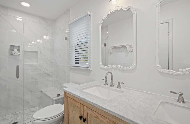 Building Photo - Updated 3-Bed Ranch w/ Modern Touches in D...