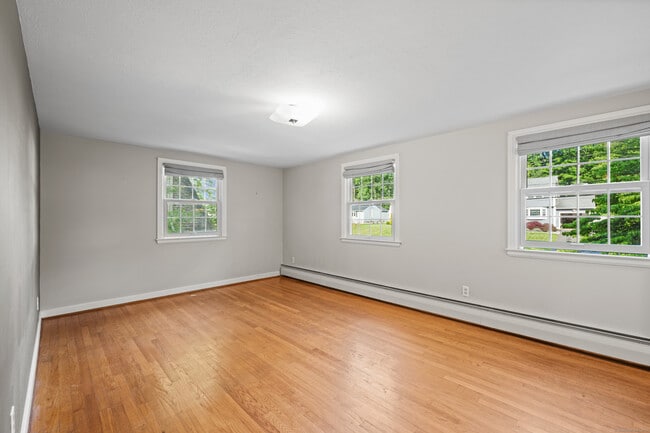 Building Photo - 135 Brookside Rd