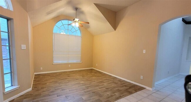 Building Photo - 14914 Appaloosa Ave