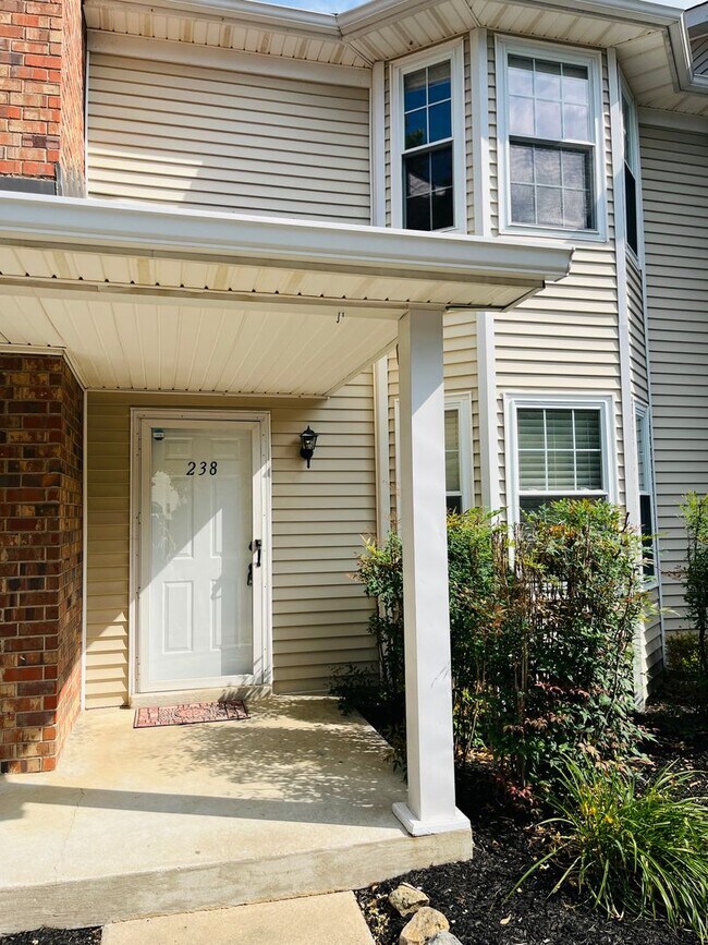 Building Photo - Spacious 2 bedroom/1.5 bathroom Donelson t...