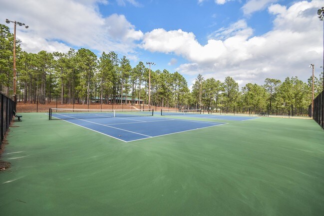 Building Photo - 45 Lookout Point