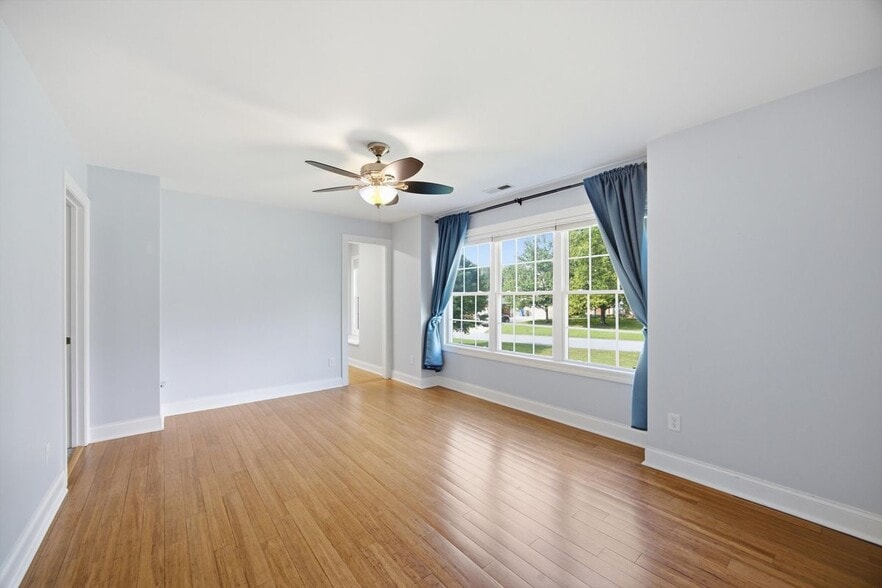 Building Photo - 1 Fairhills Dr