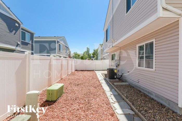 Building Photo - 4522 Andes St