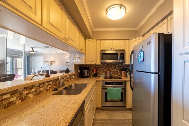 Building Photo - 7312 Seawall Blvd